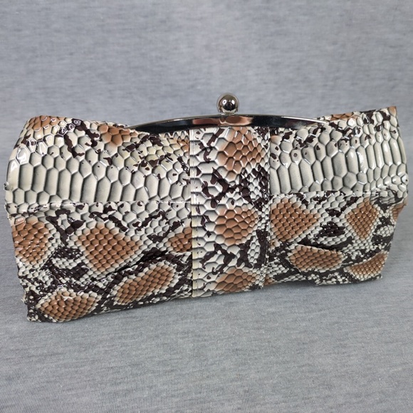 🎉 3/$20 👯‍♀️Host Pick⚡️Two Pieces of Snakeskin Print Clutch/Small Purse - Picture 3 of 10